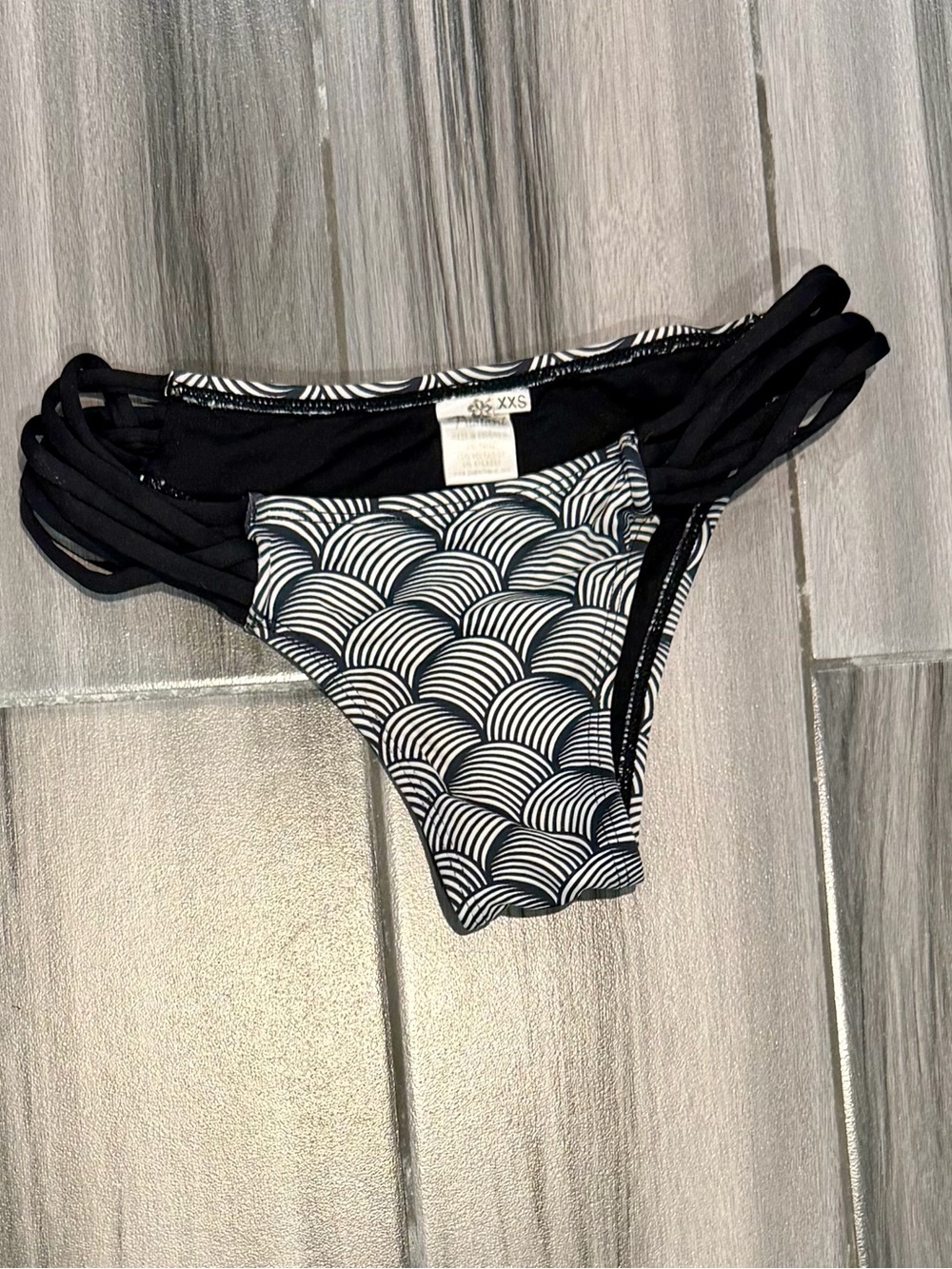 Black & White Wave-Print Strappy Bikini Bottom